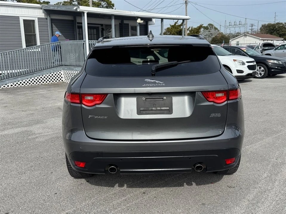 2019 Jaguar F-Pace - Image 5 of 18