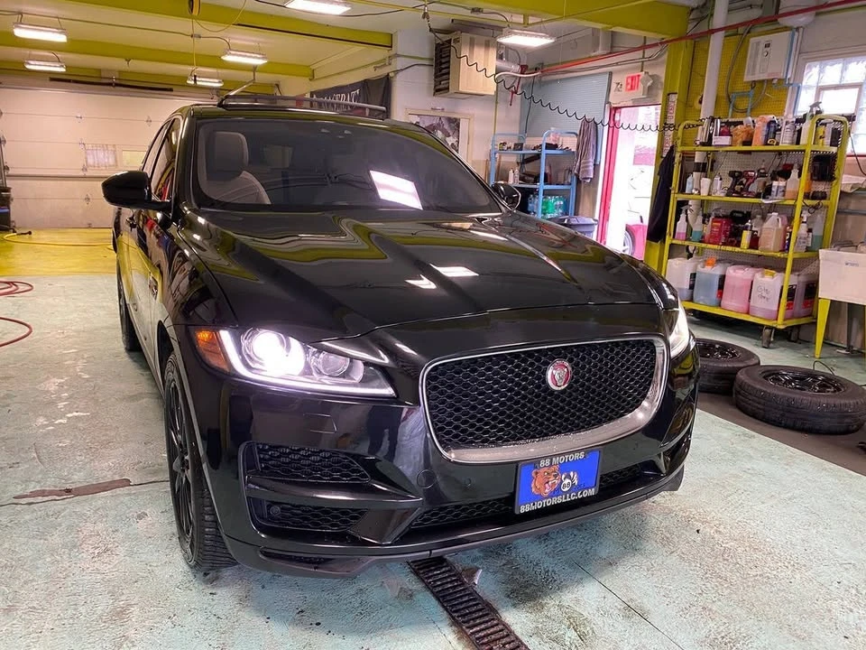 2019 Jaguar F-Pace - Image 9 of 18