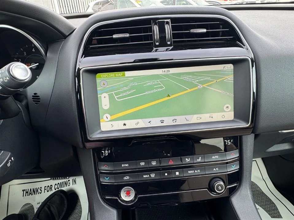 2019 Jaguar F-Pace - Image 16 of 18