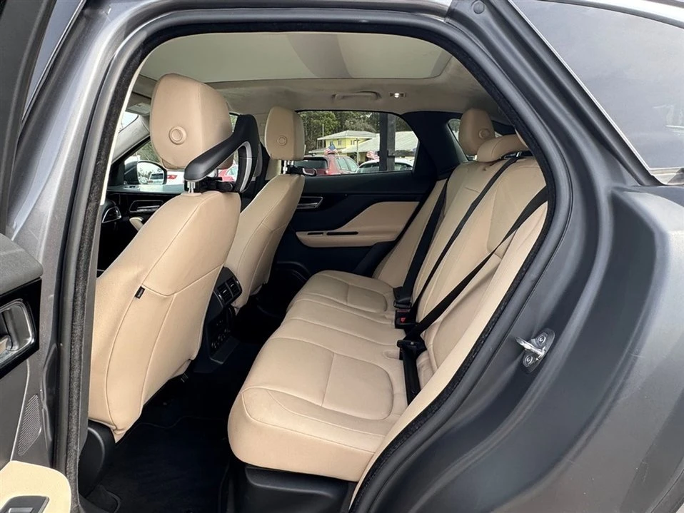 2019 Jaguar F-Pace - Image 10 of 18