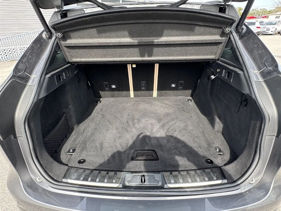 2019 Jaguar F-Pace - Image 12 of 18