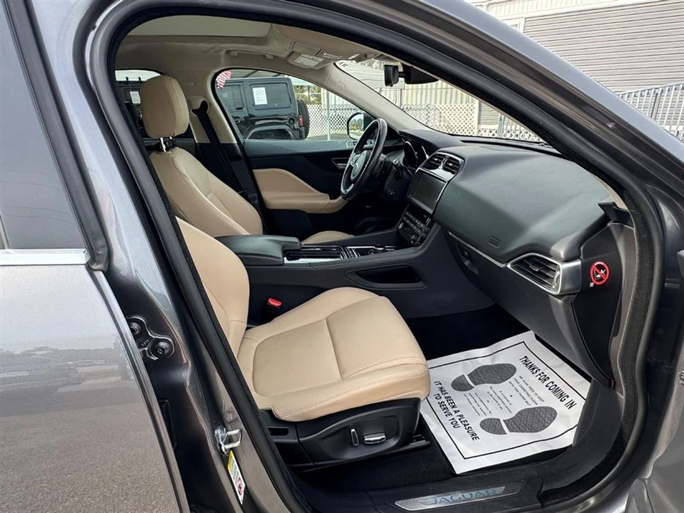 2019 Jaguar F-Pace - Image 13 of 18