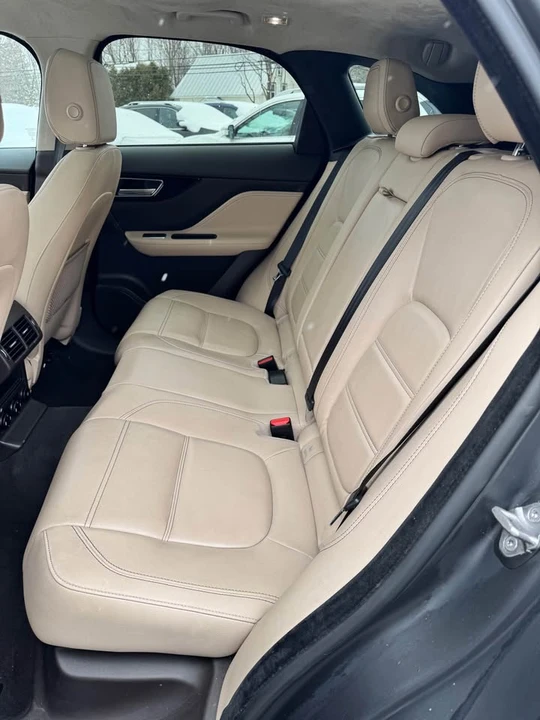 2019 Jaguar F-Pace - Image 8 of 9