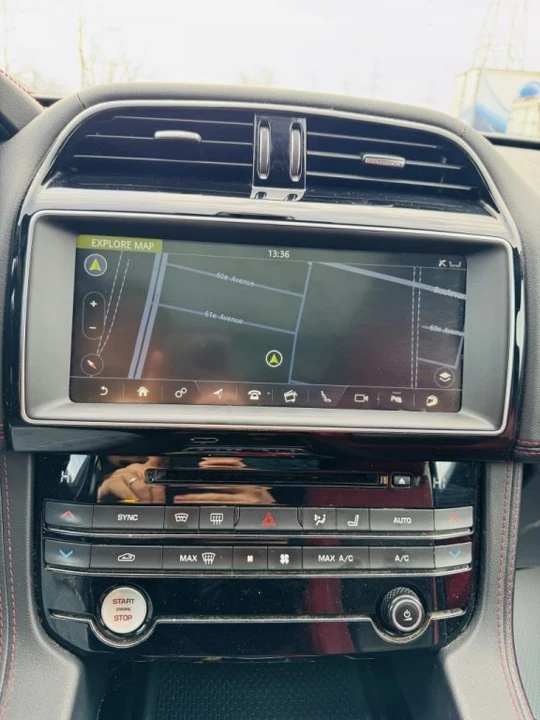 2019 Jaguar F-Pace - Image 17 of 19