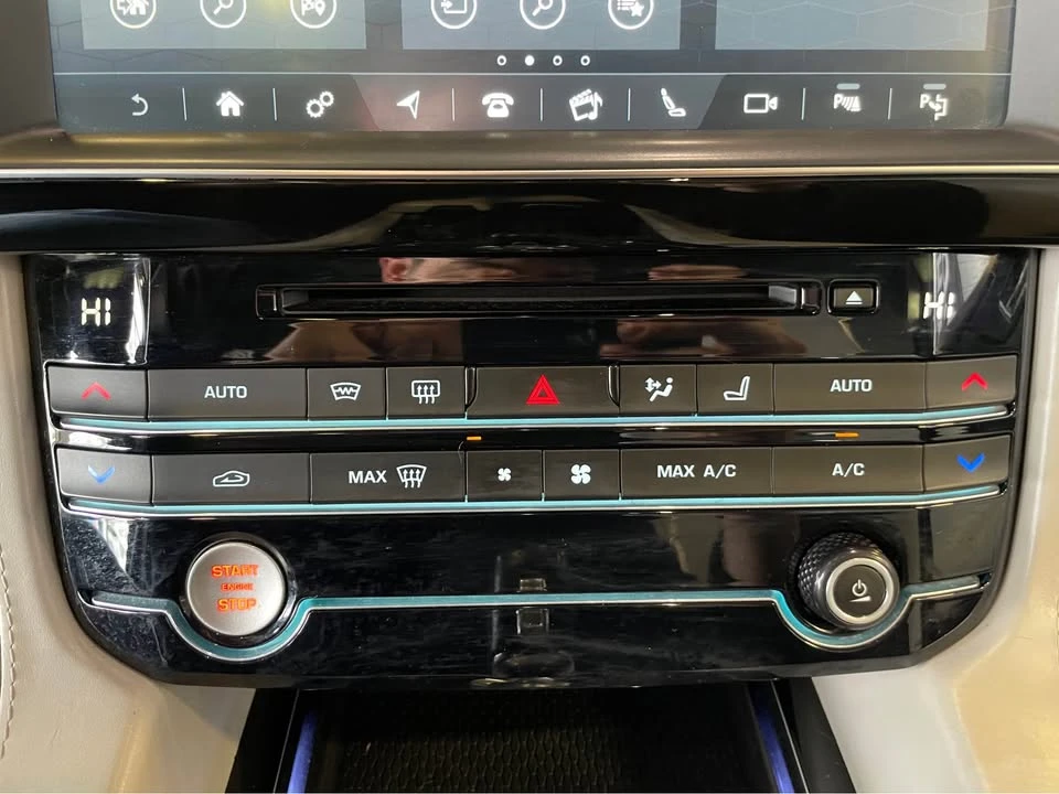 2019 Jaguar F-Pace - Image 17 of 20