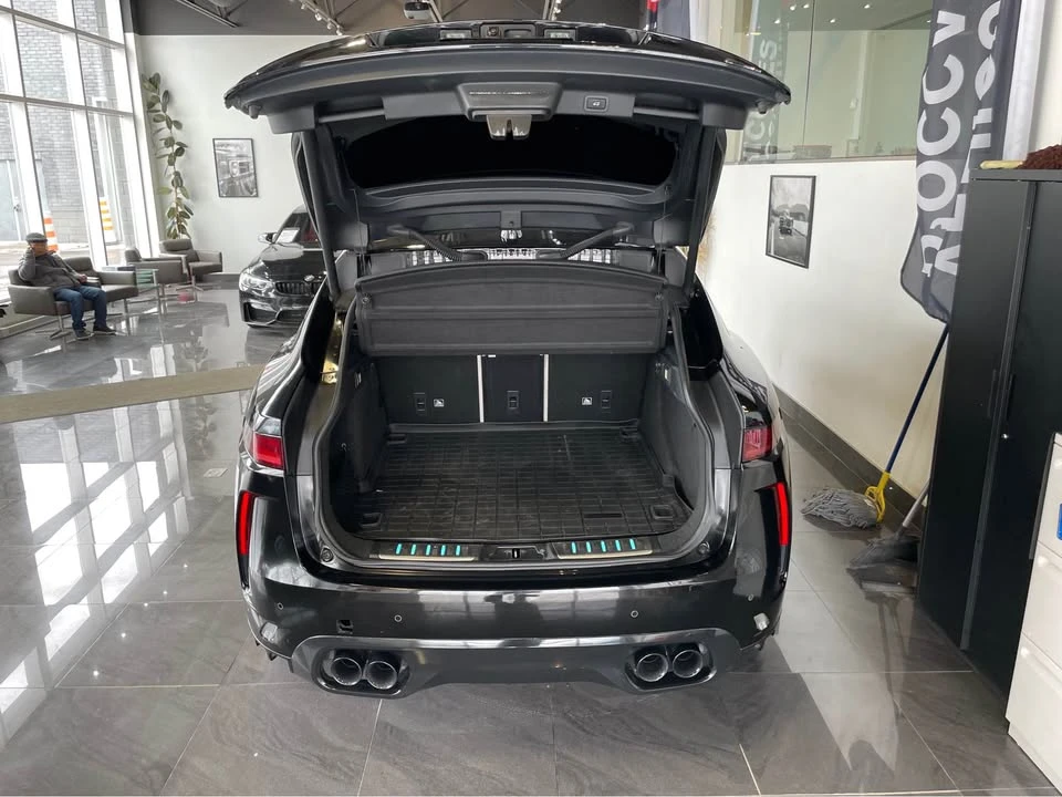 2019 Jaguar F-Pace - Image 8 of 20