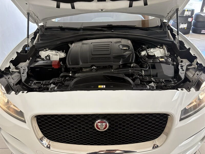 2019 Jaguar F-Pace - Image 8 of 20