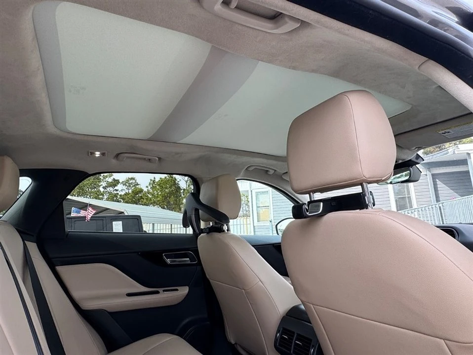 2019 Jaguar F-Pace - Image 15 of 18