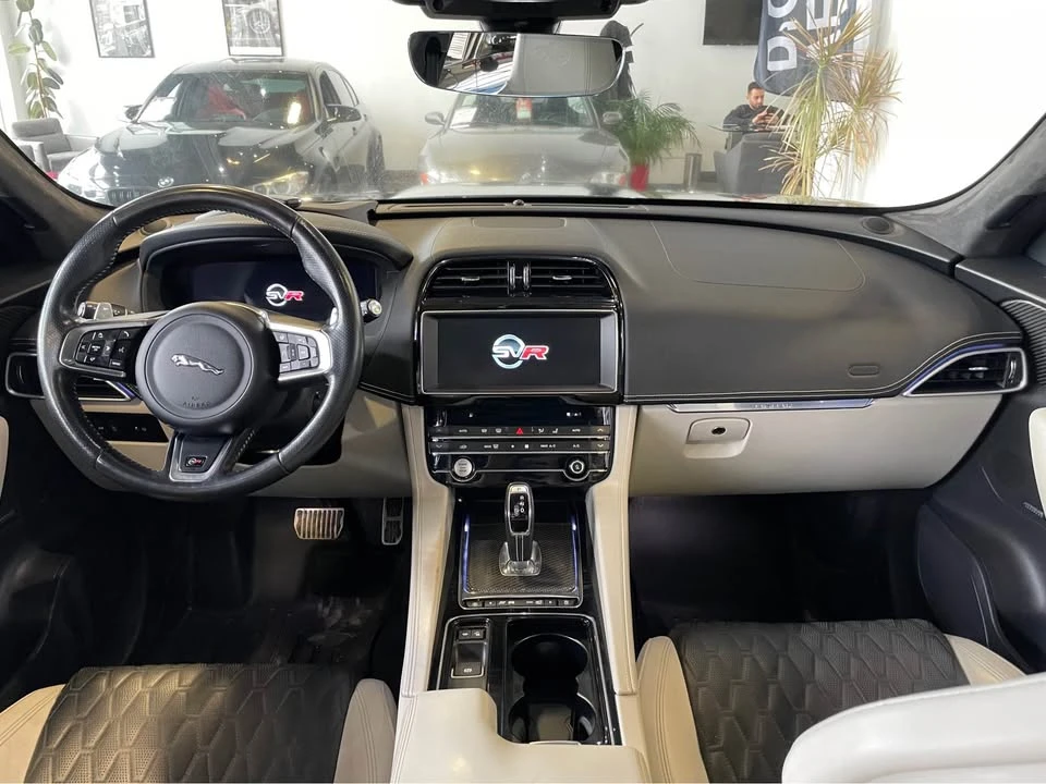 2019 Jaguar F-Pace - Image 12 of 20