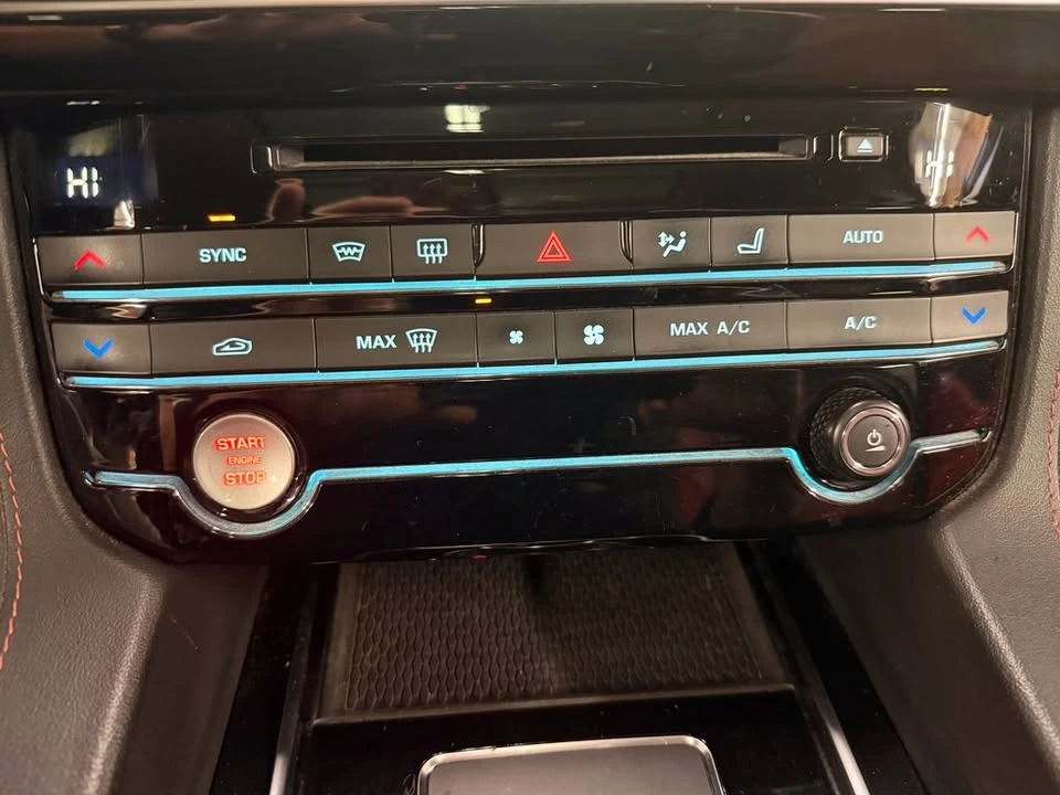 2019 Jaguar F-Pace - Image 18 of 20