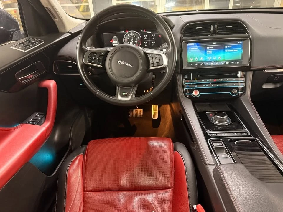 2019 Jaguar F-Pace - Image 15 of 20