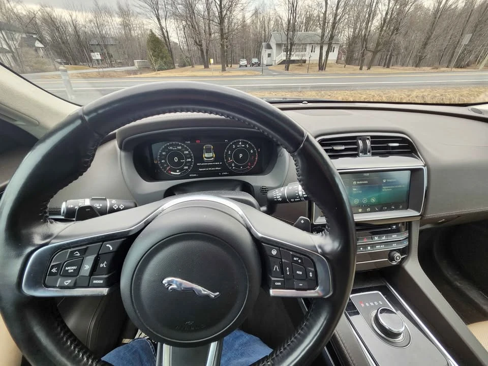 2019 Jaguar F-Pace - Image 8 of 13