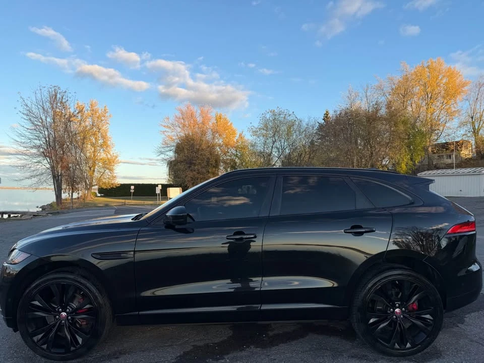 2019 Jaguar F-Pace - Image 2 of 18