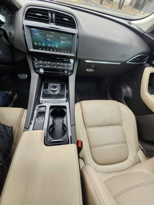 2019 Jaguar F-Pace - Image 7 of 13