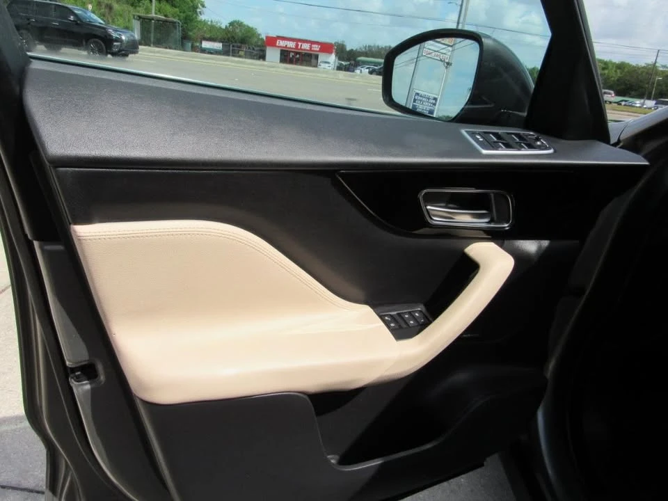 2019 Jaguar F-Pace - Image 10 of 19