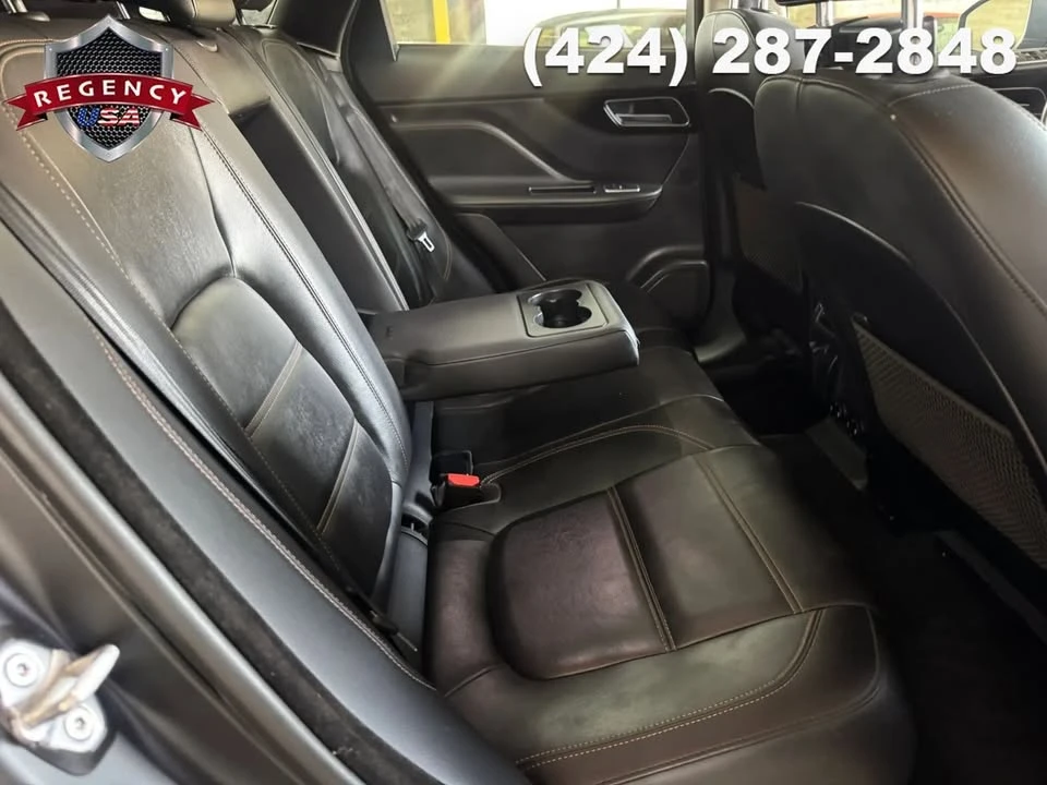 2019 Jaguar F-Pace - Image 14 of 20