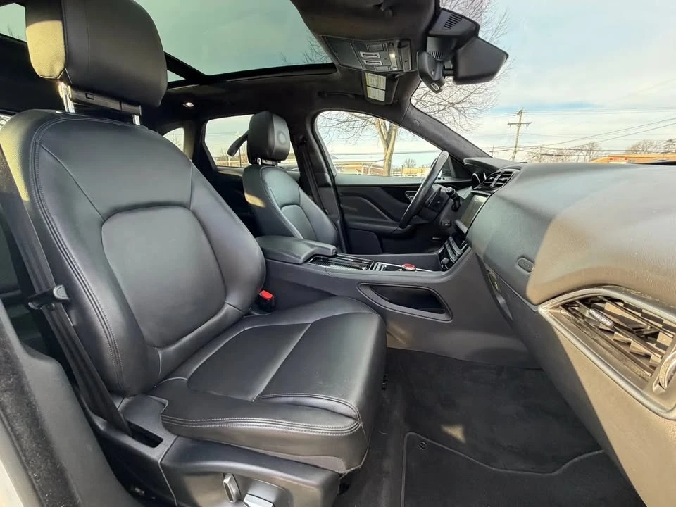 2019 Jaguar F-Pace - Image 16 of 20