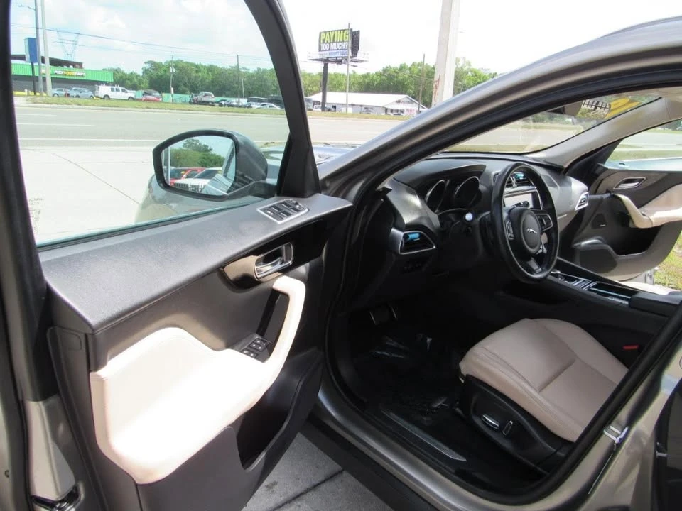 2019 Jaguar F-Pace - Image 9 of 19