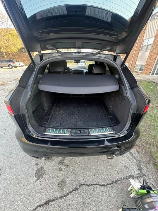 2019 Jaguar F-Pace - Image 16 of 20