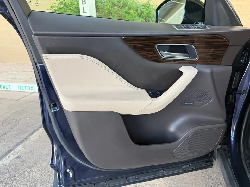 2019 Jaguar F-Pace - Image 14 of 20
