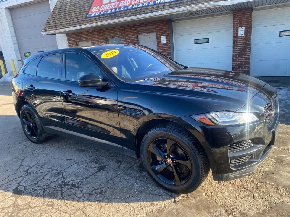 2019 Jaguar F-Pace - Image 3 of 19