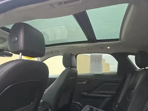 2019 Jaguar F-Pace - Image 10 of 14
