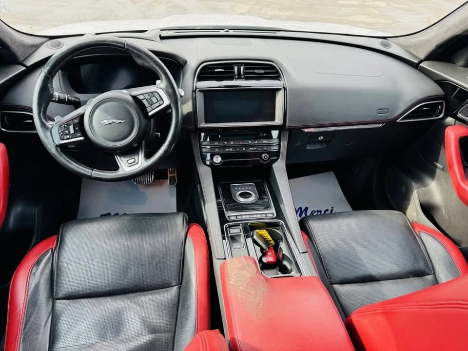 2019 Jaguar F-Pace - Image 15 of 20