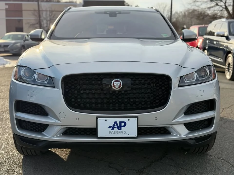 2019 Jaguar F-Pace - Image 2 of 20