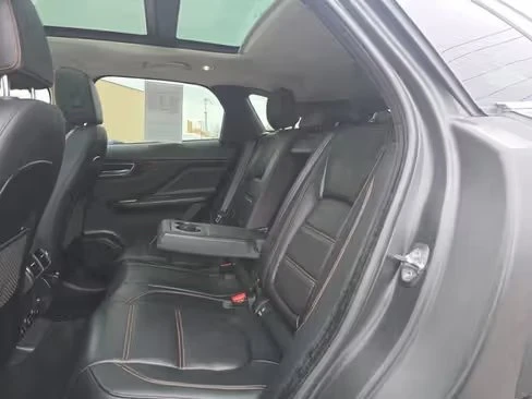 2019 Jaguar F-Pace - Image 9 of 14