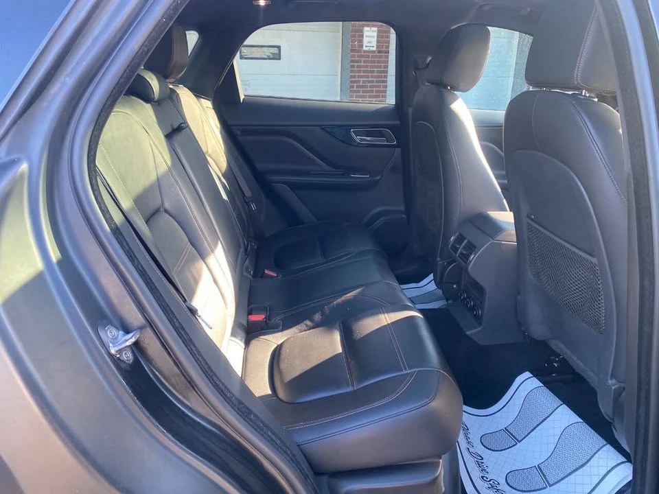 2019 Jaguar F-Pace - Image 9 of 19