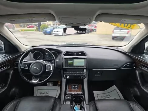 2019 Jaguar F-Pace - Image 12 of 14