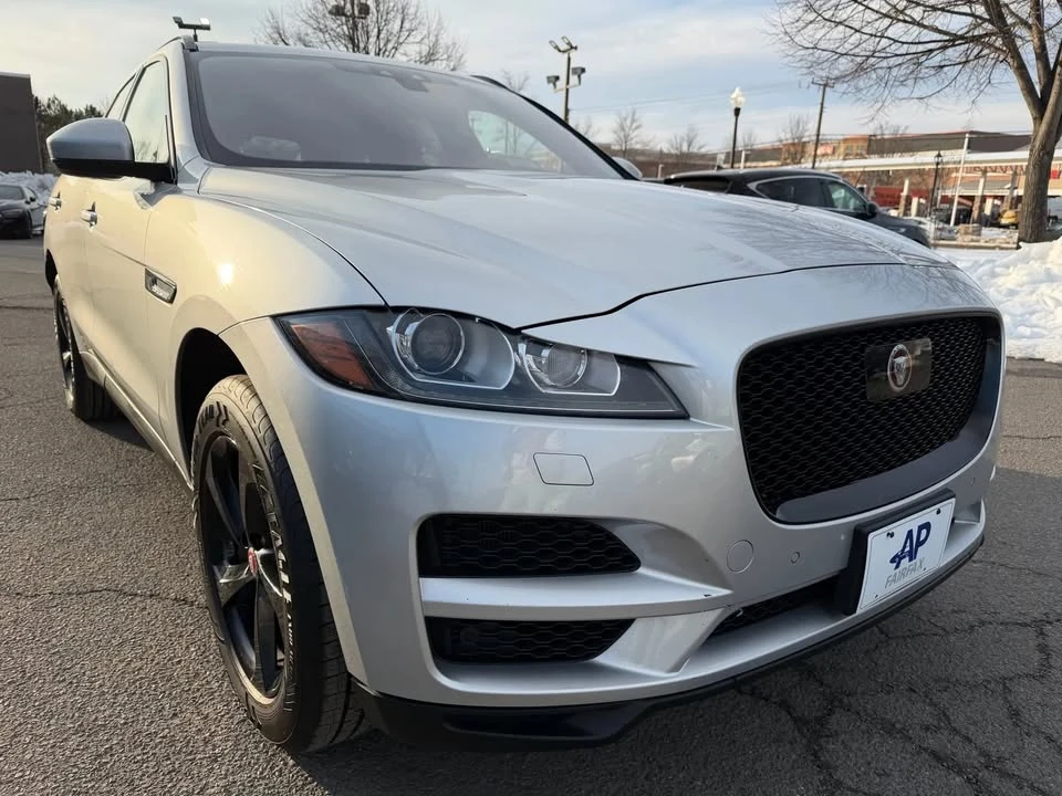 2019 Jaguar F-Pace - Image 9 of 20