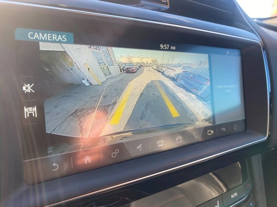 2019 Jaguar F-Pace - Image 8 of 19