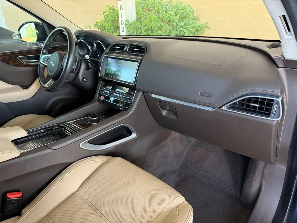 2019 Jaguar F-Pace - Image 18 of 20