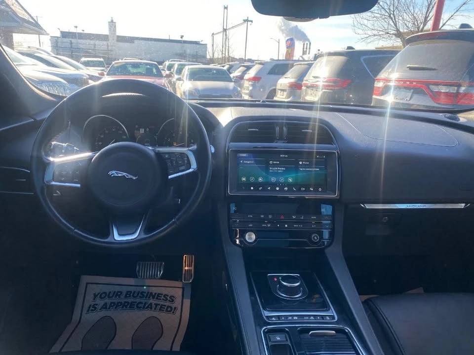 2019 Jaguar F-Pace - Image 17 of 19