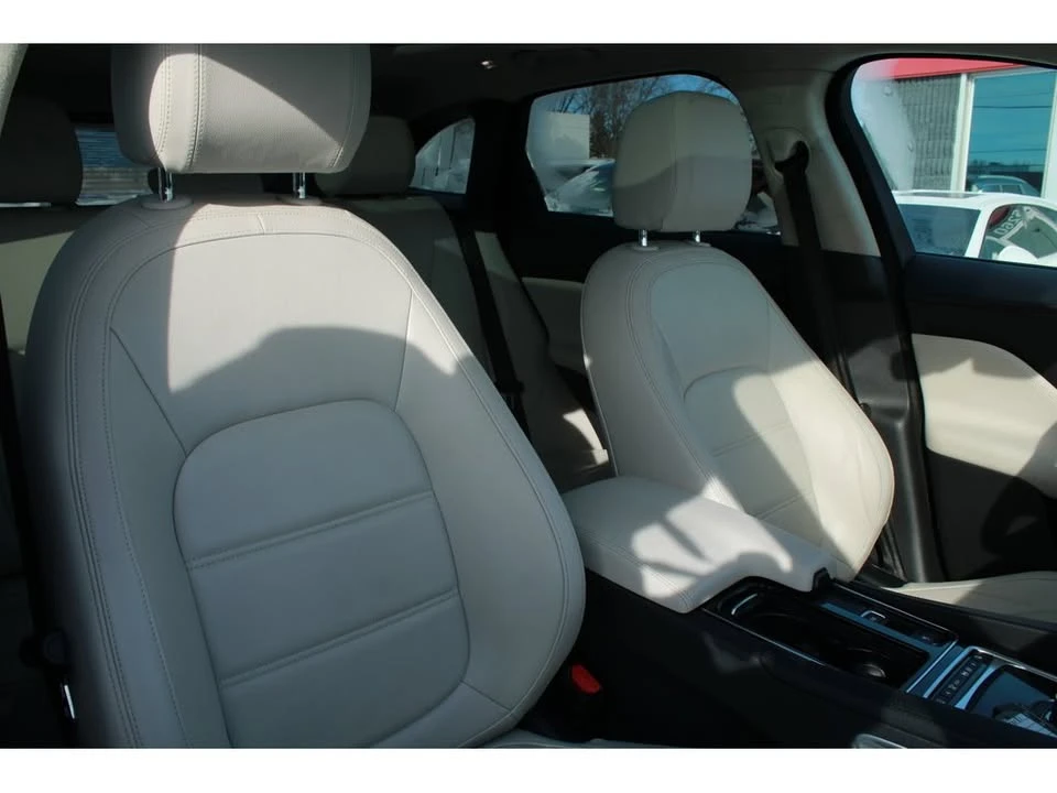 2019 Jaguar F-Pace - Image 14 of 19