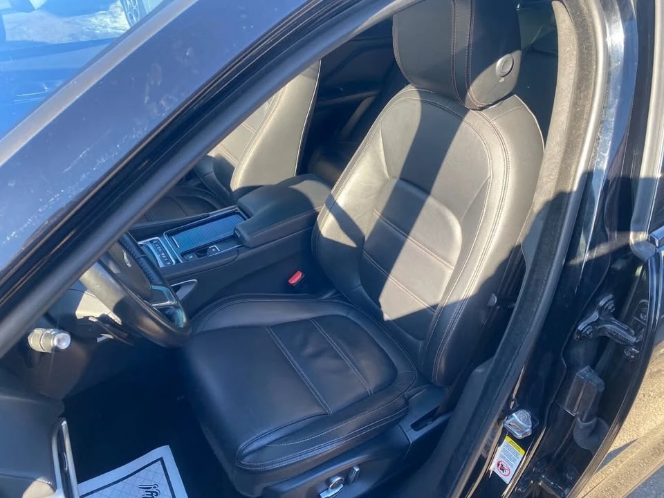 2019 Jaguar F-Pace - Image 18 of 19