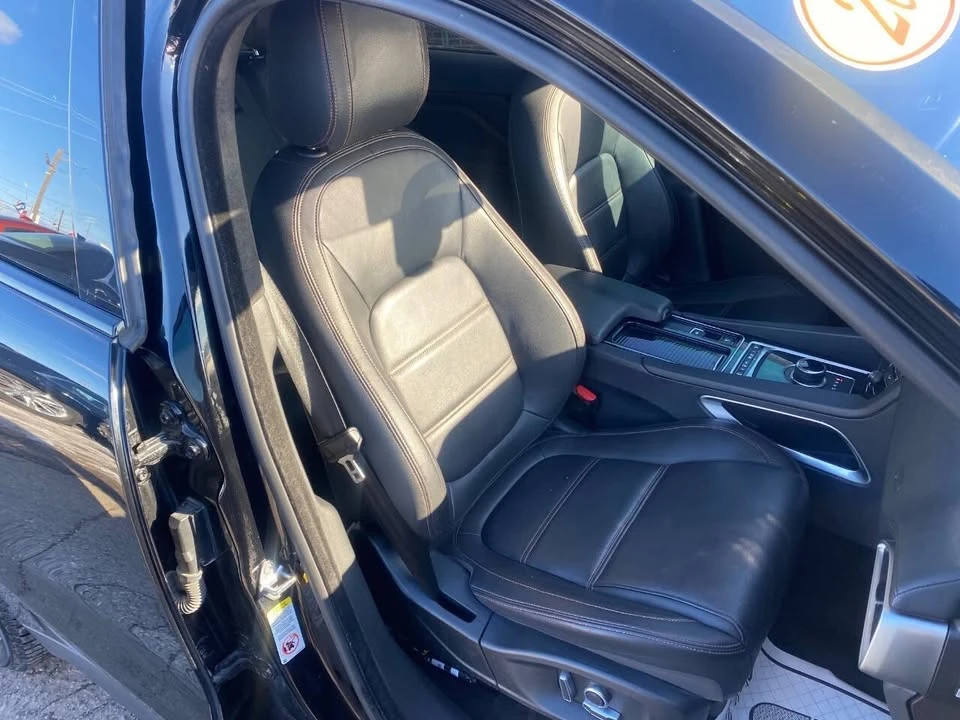 2019 Jaguar F-Pace - Image 13 of 19