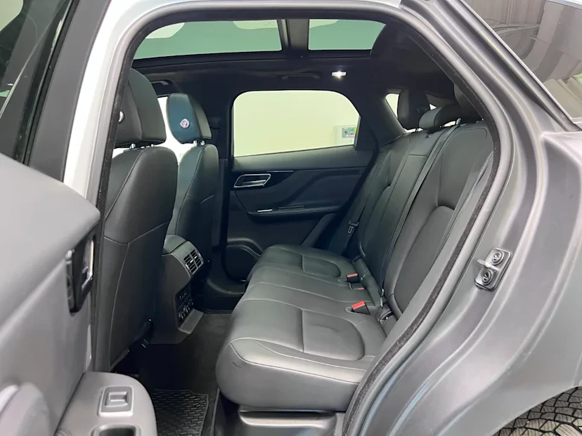 2019 Jaguar F-Pace - Image 6 of 6