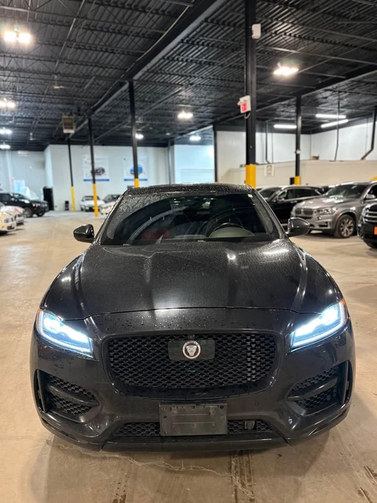 2019 Jaguar F-Pace - Image 4 of 18