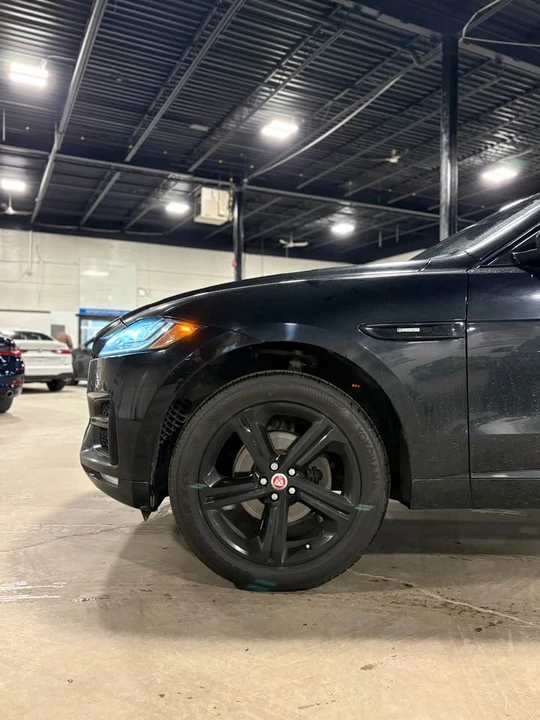 2019 Jaguar F-Pace - Image 2 of 18