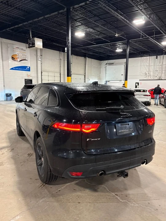 2019 Jaguar F-Pace - Image 9 of 18