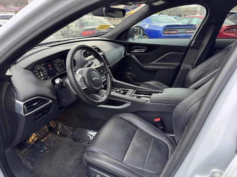 2019 Jaguar F-Pace - Image 9 of 20