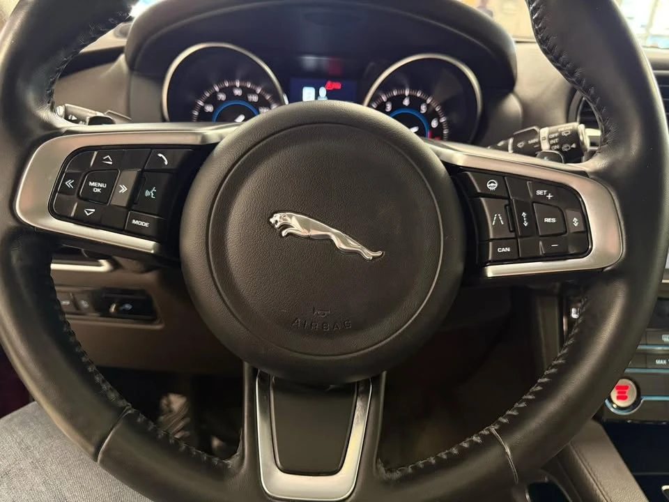 2019 Jaguar F-Pace - Image 14 of 20