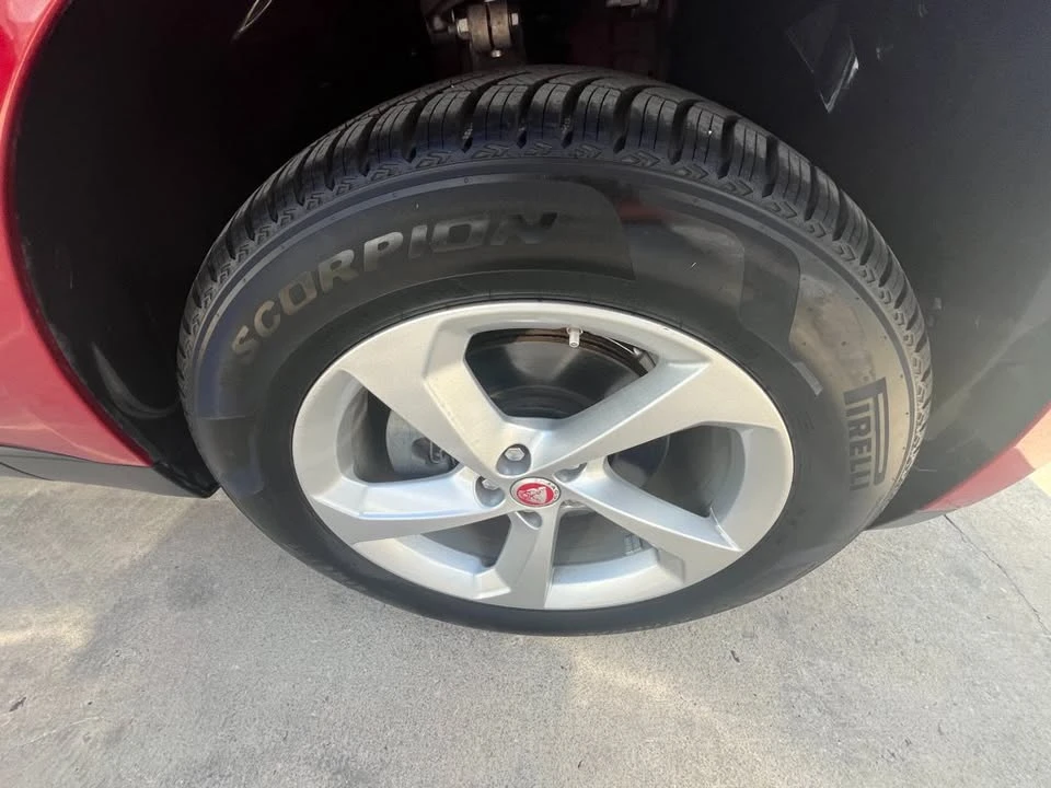 2019 Jaguar F-Pace - Image 6 of 19