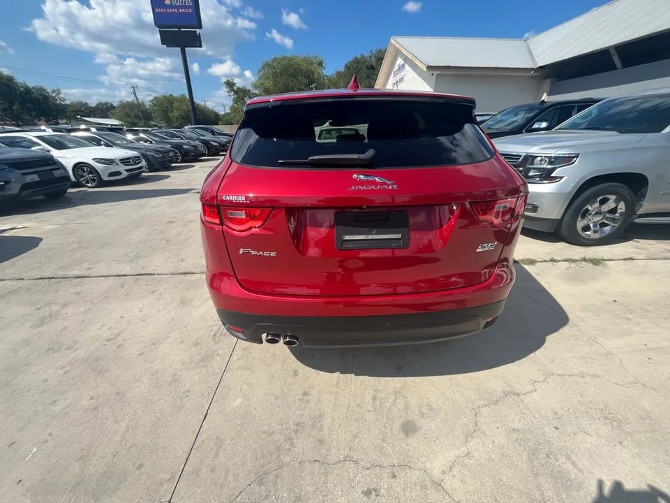 2019 Jaguar F-Pace - Image 8 of 19