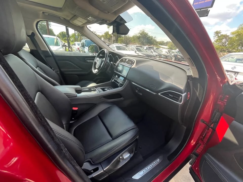 2019 Jaguar F-Pace - Image 11 of 19