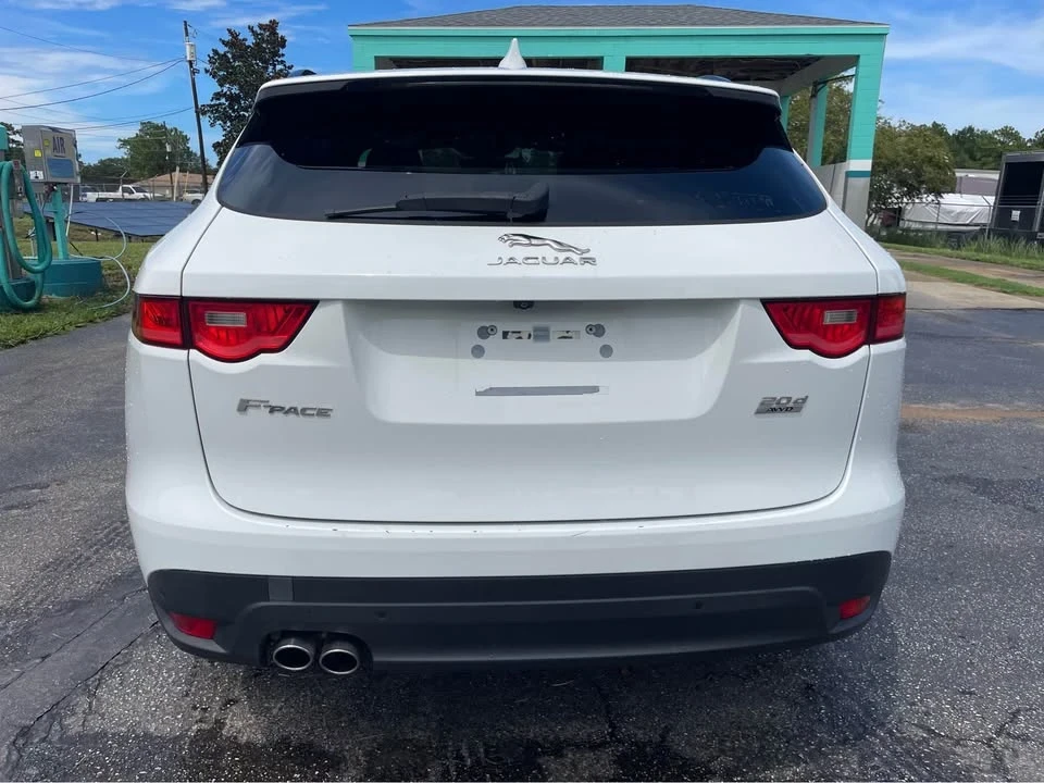 2019 Jaguar F-Pace - Image 8 of 17