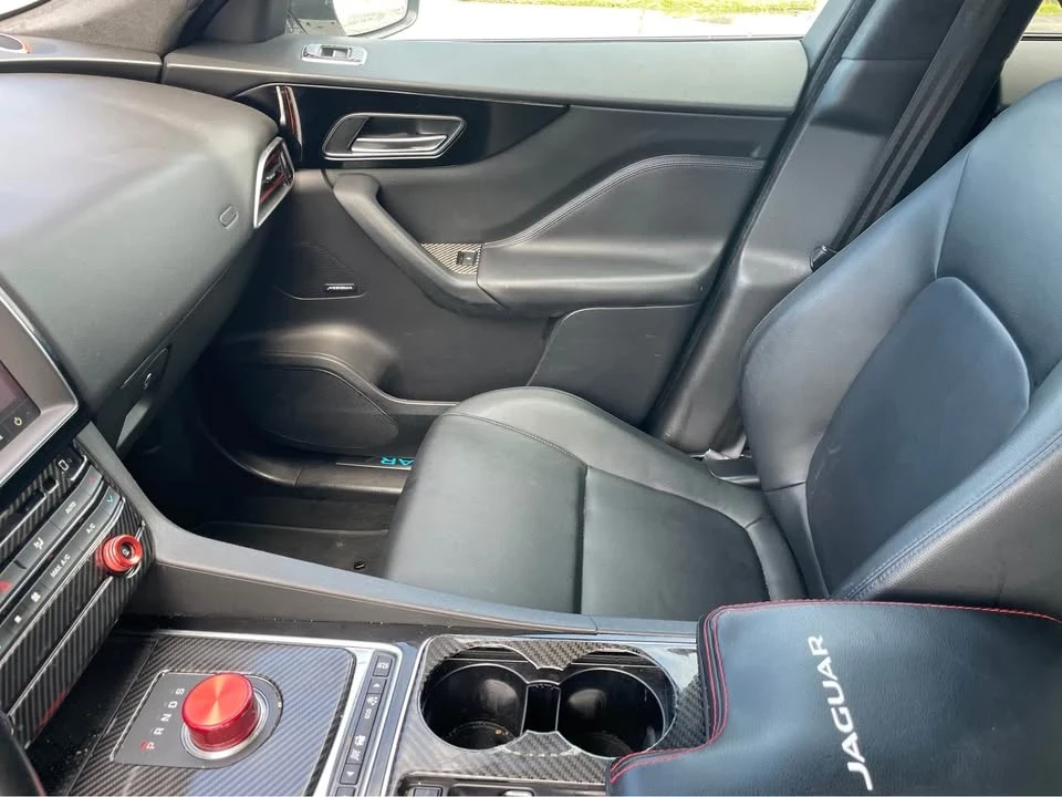 2019 Jaguar F-Pace - Image 16 of 17