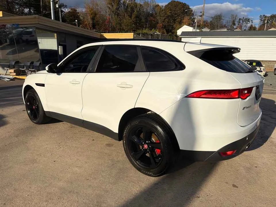 2019 Jaguar F-Pace - Image 5 of 15